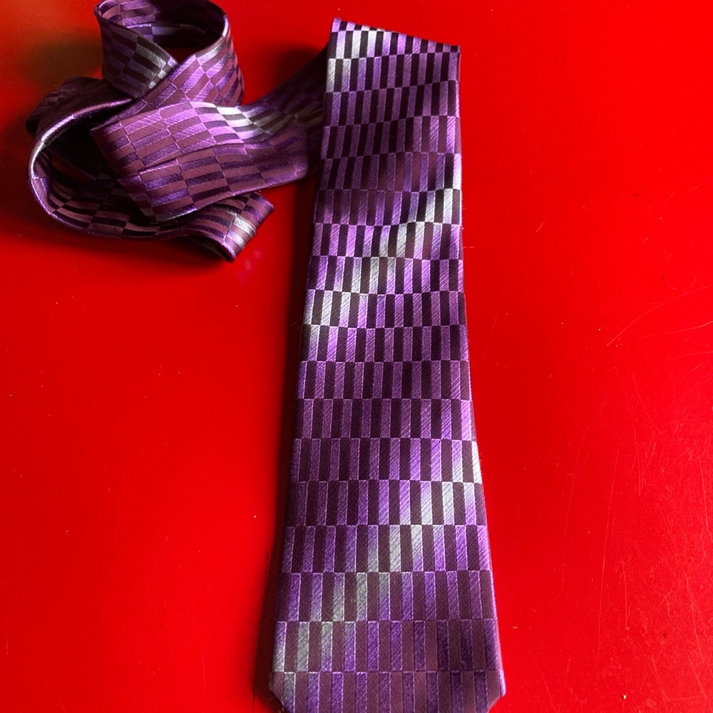 Joseph Abboud silk tie